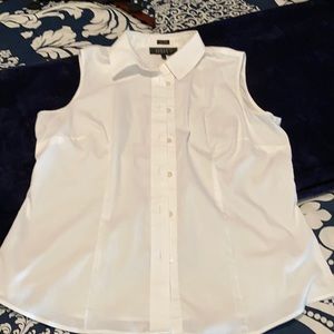 White sleeveless shirt